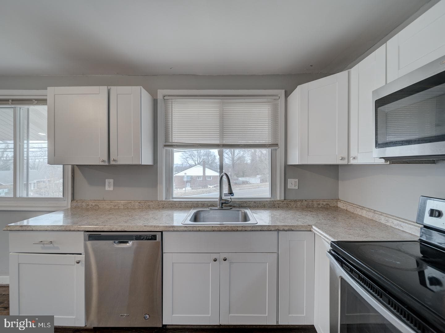 709 Marcy Avenue photo 10
