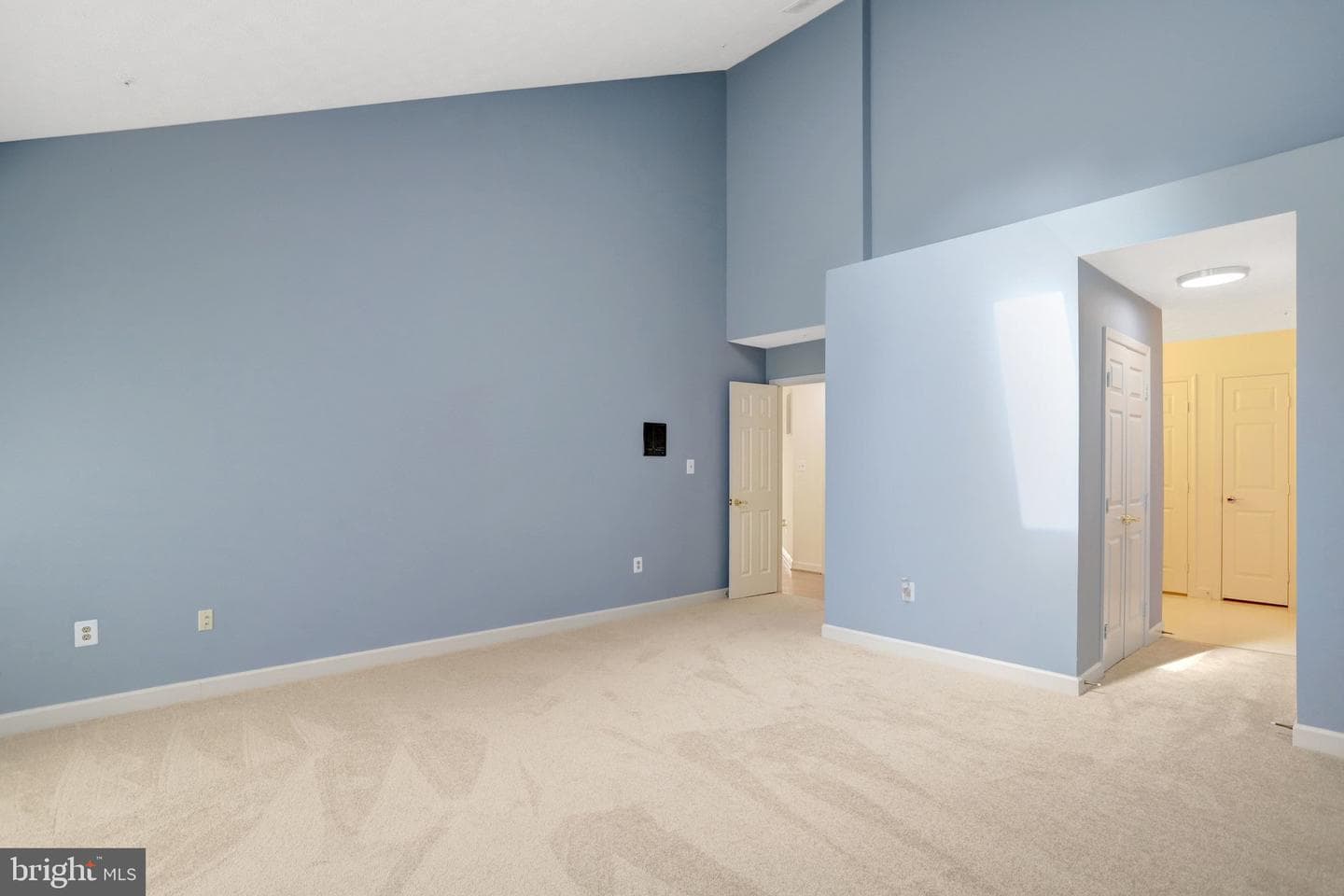 1407 Aragona Boulevard photo 34