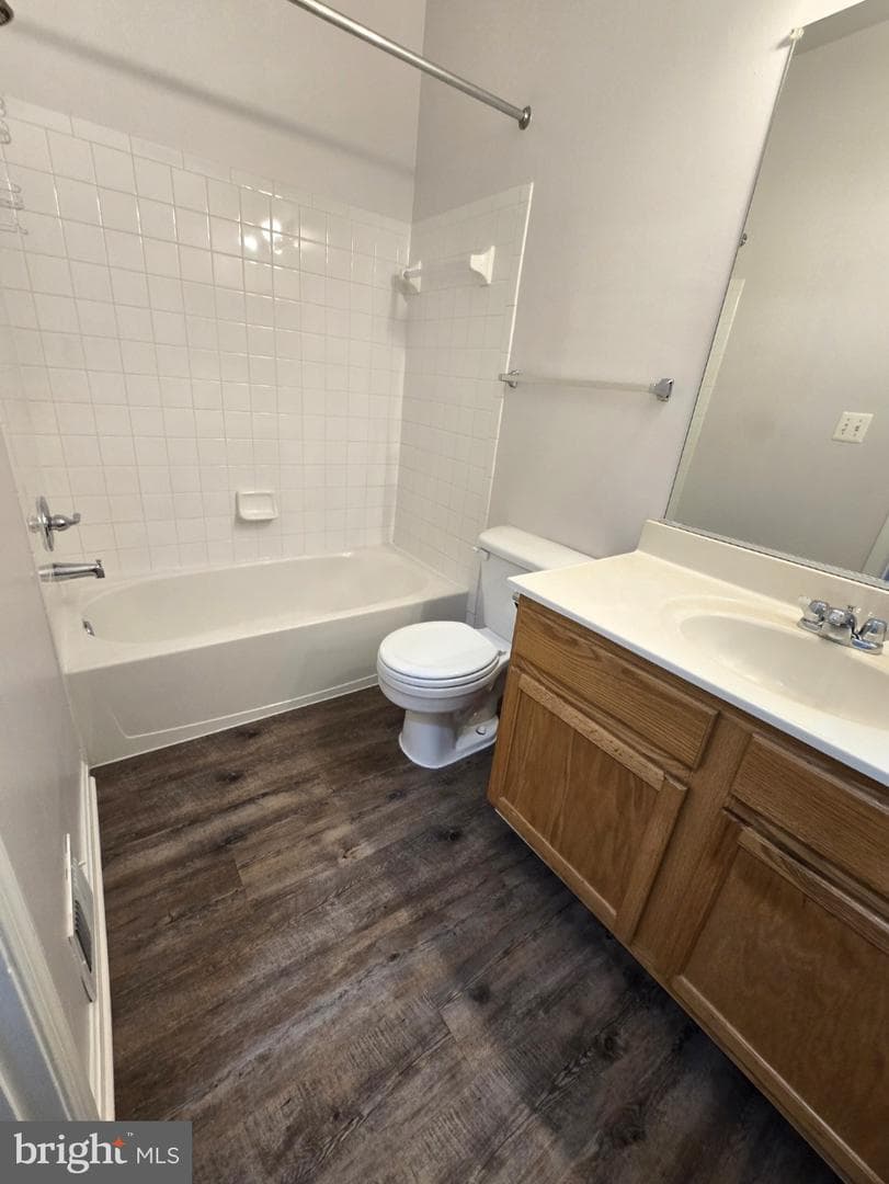 14226 Hampshire Hall Court #402 photo 16