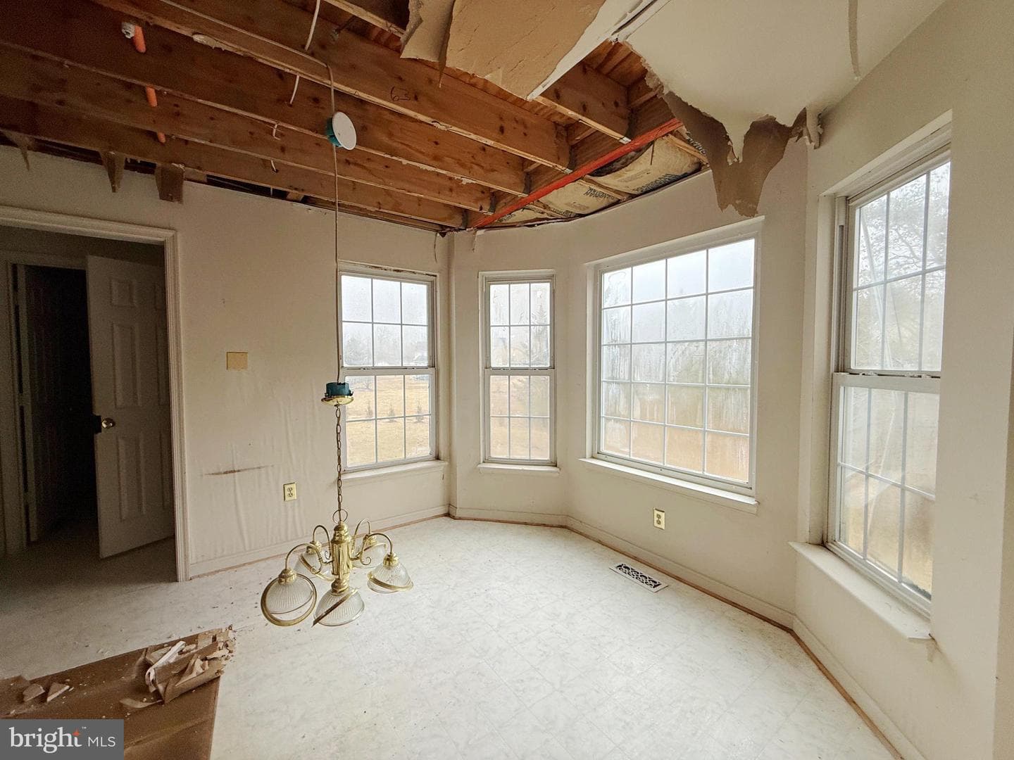 8210 Birdsong Drive photo 5