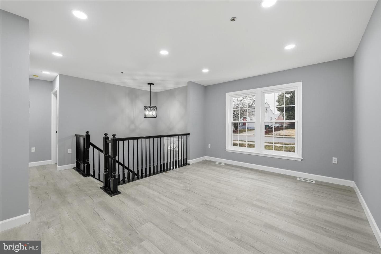 6915 Adel Street photo 5