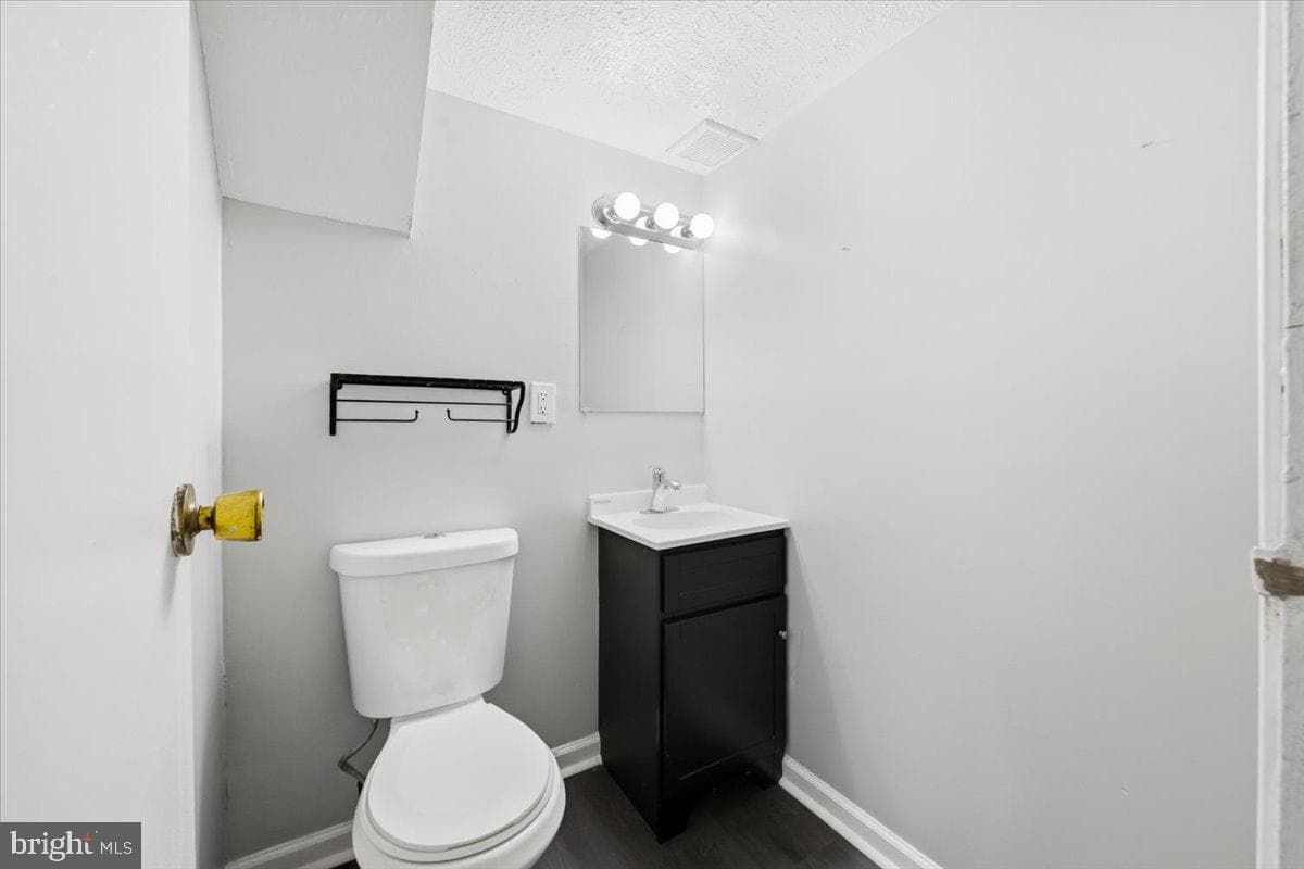 8624 Irvin Avenue photo 20