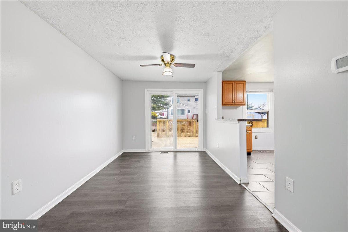 8624 Irvin Avenue photo 5