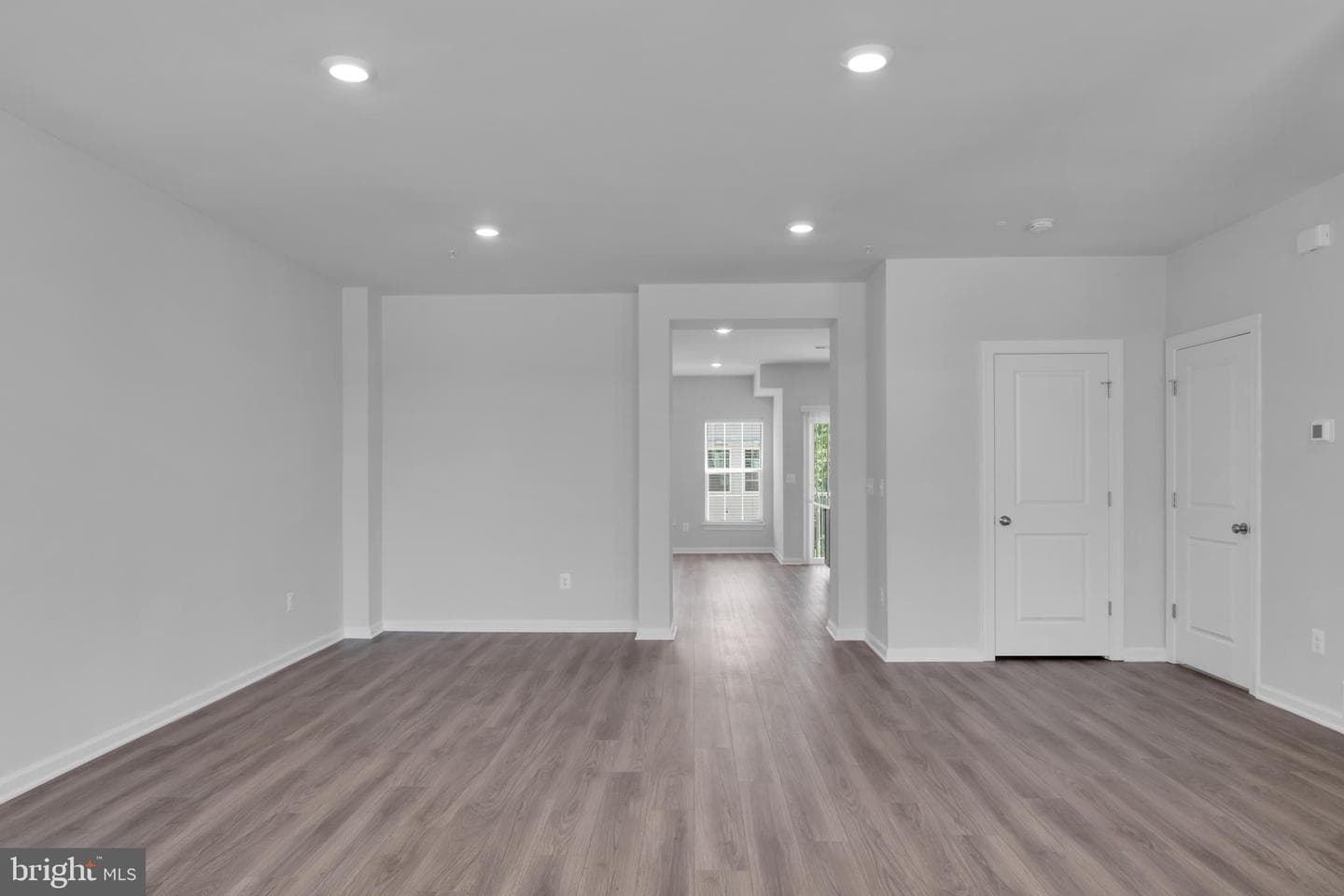 9712 Vang Drive photo 7