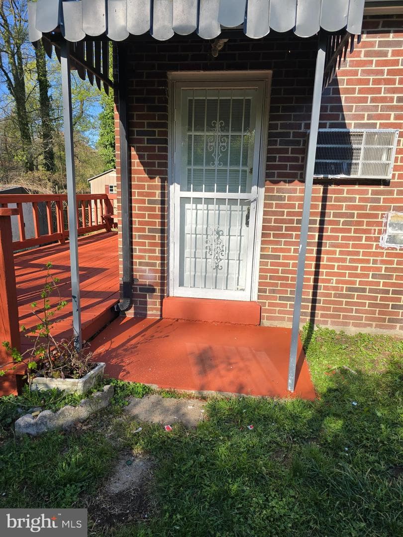 7627 Greenleaf Road photo 31