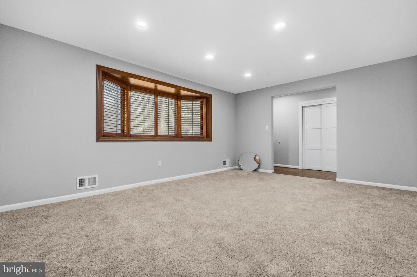4303 Skyline Drive photo 7