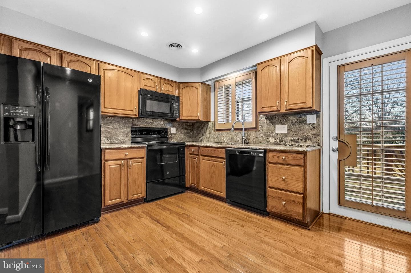 4303 Skyline Drive photo 8
