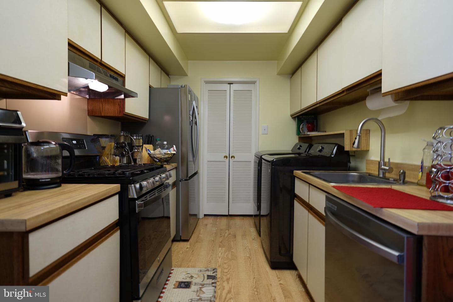 10200 Prince Place #206 photo 6