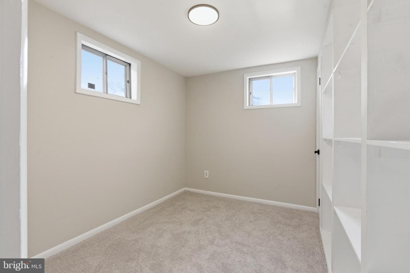 2102 Trafalgar Drive photo 31