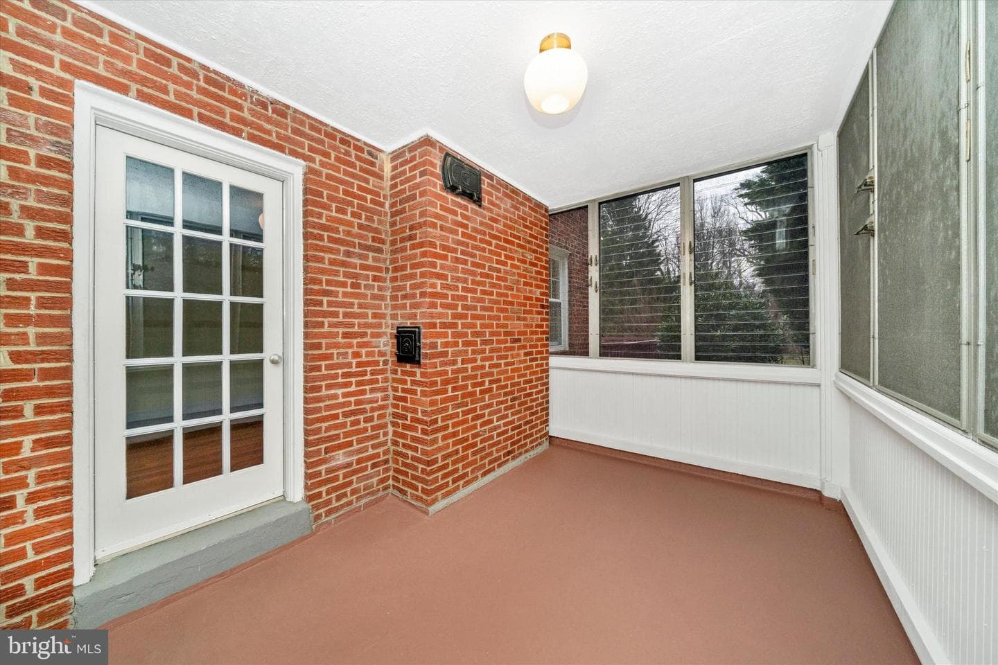 4615 Greenwood Road photo 9