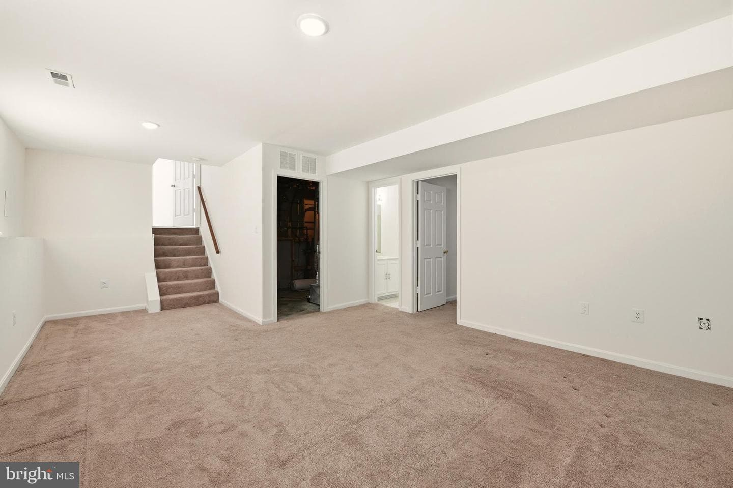5301 Broadwater Street photo 17