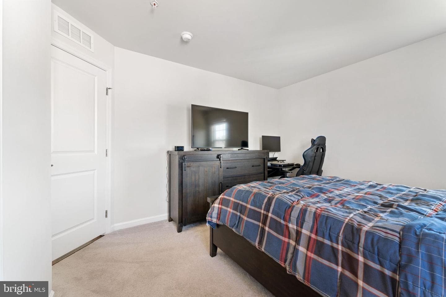 607 Rexford Way photo 38
