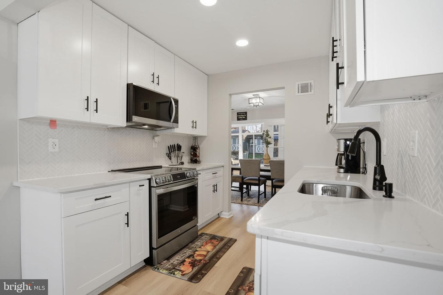 6201 Goodman Road photo 20