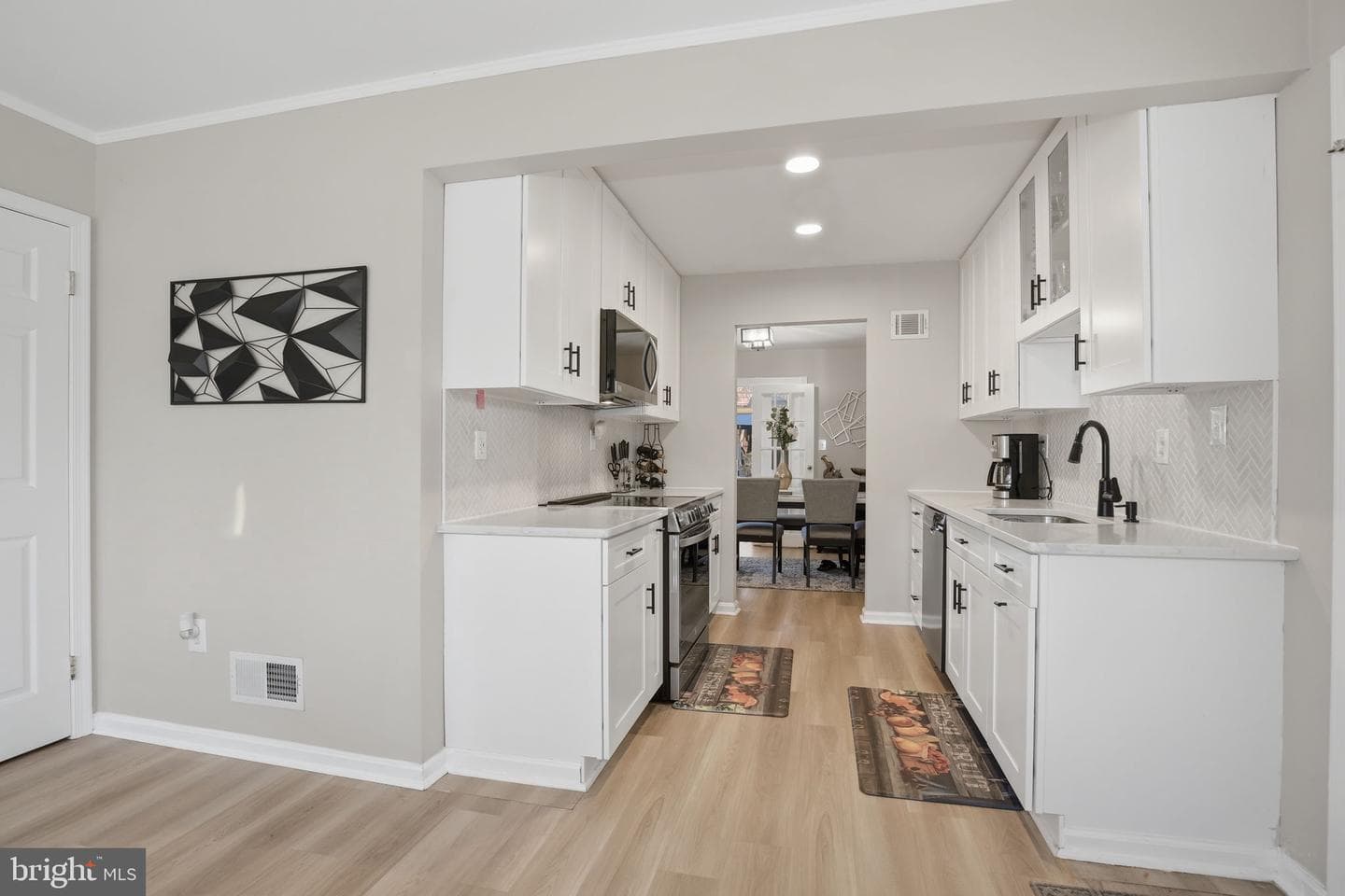 6201 Goodman Road photo 21