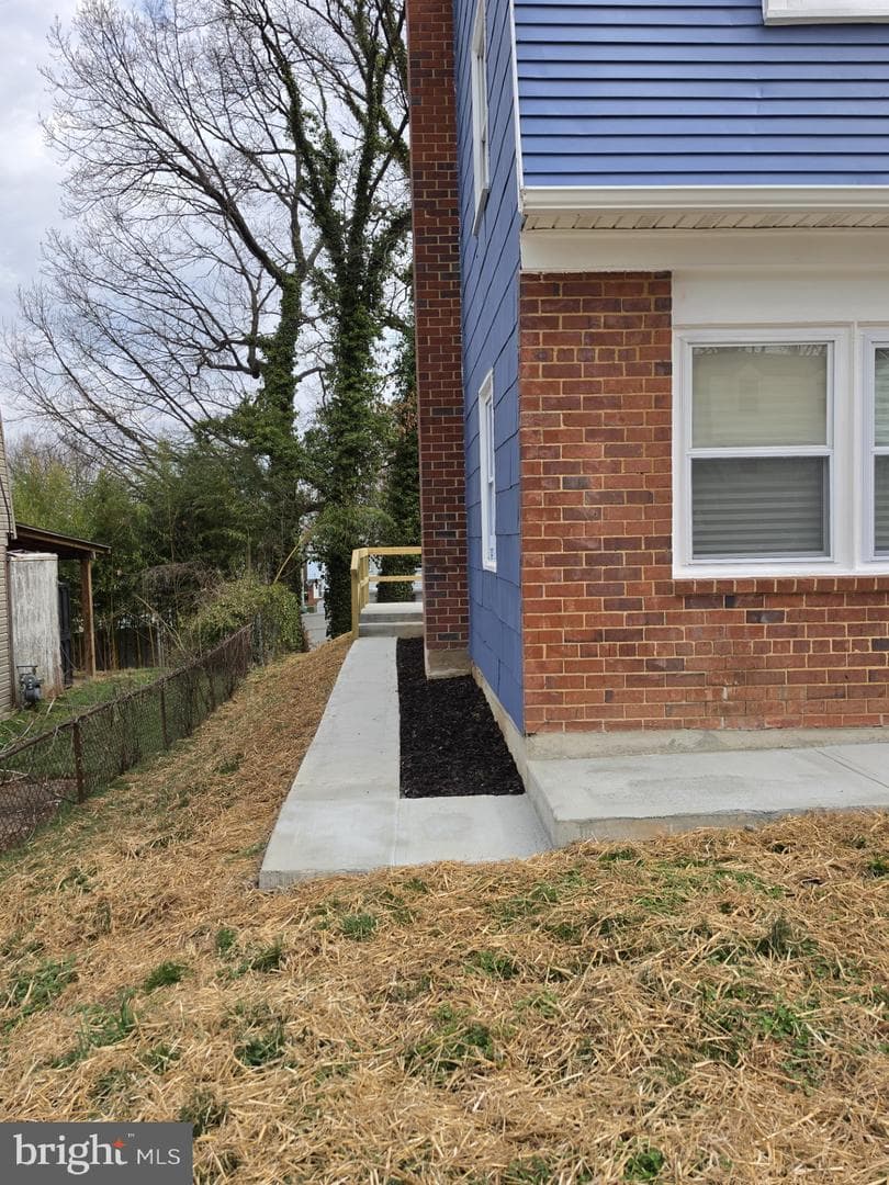 7630 Allendale Drive photo 2