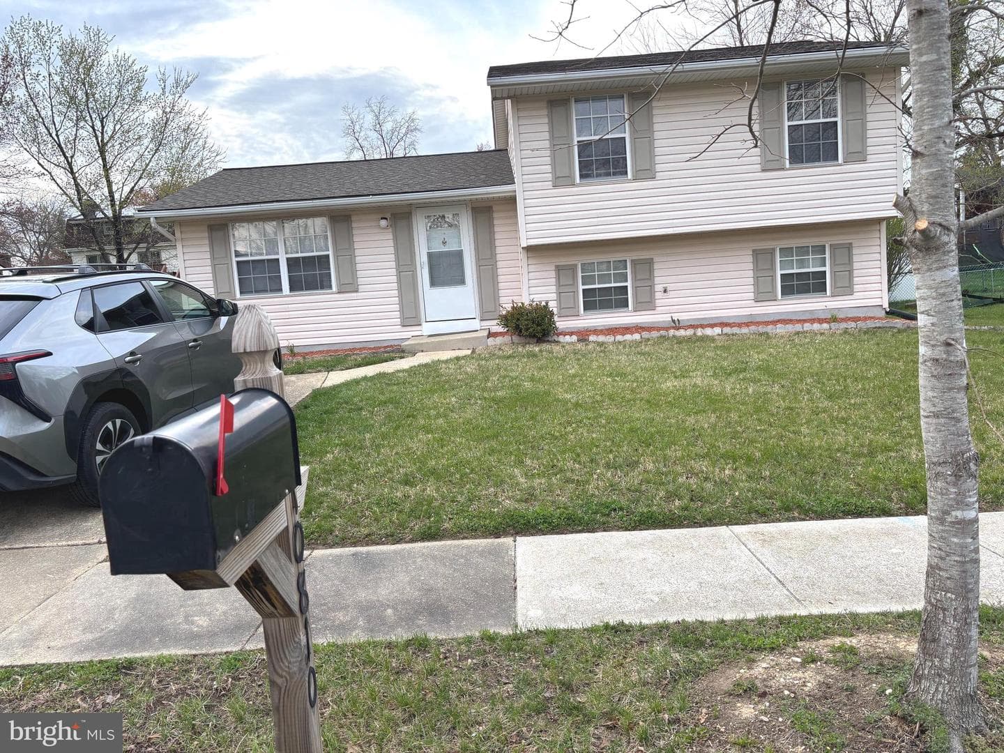 10810 Hollaway Drive