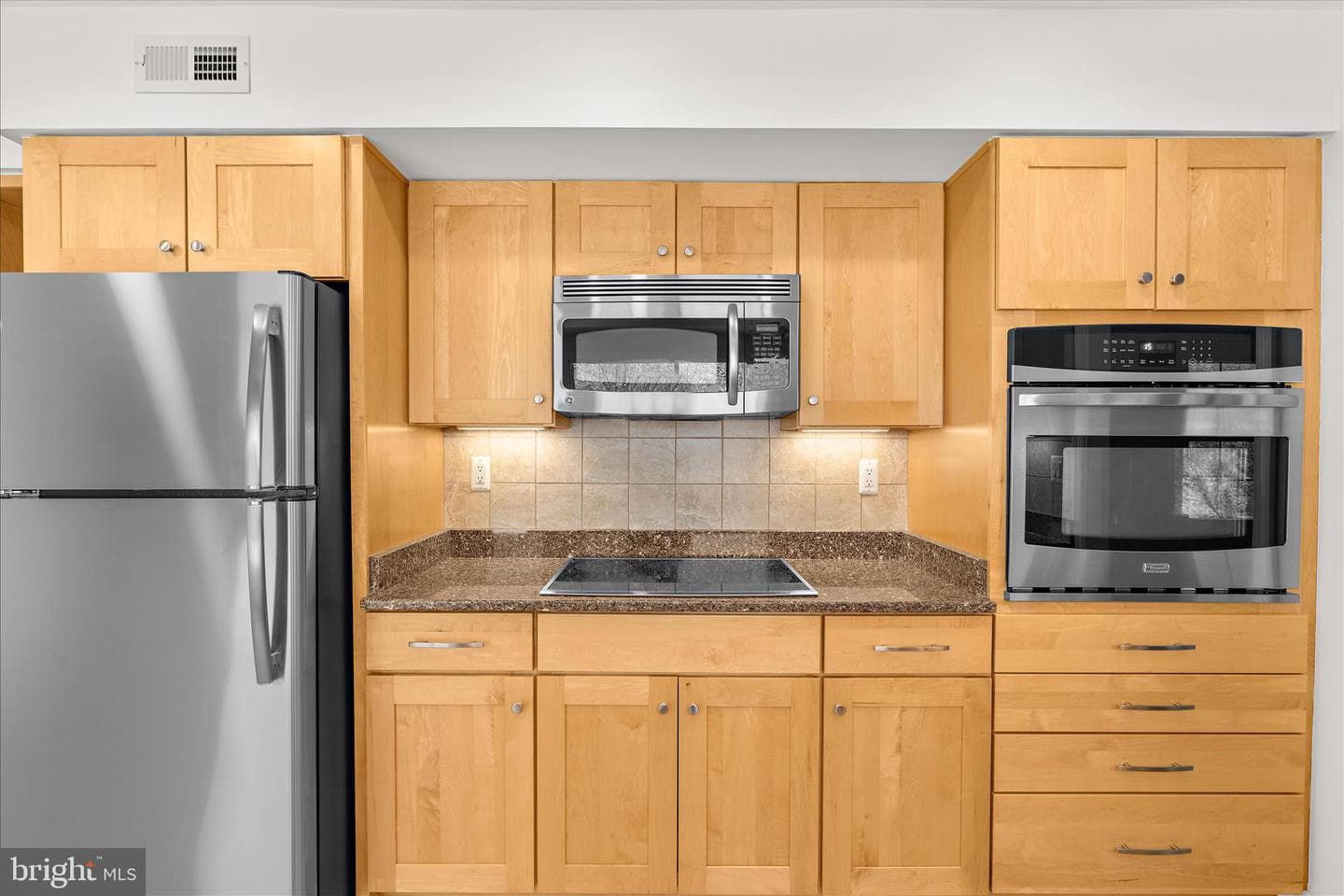 15808 Plainview Lane photo 3