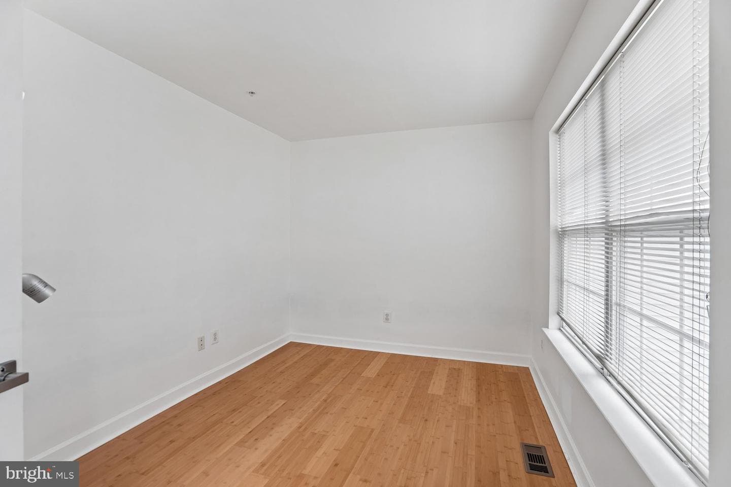 13313 Mockingbird Lane photo 13