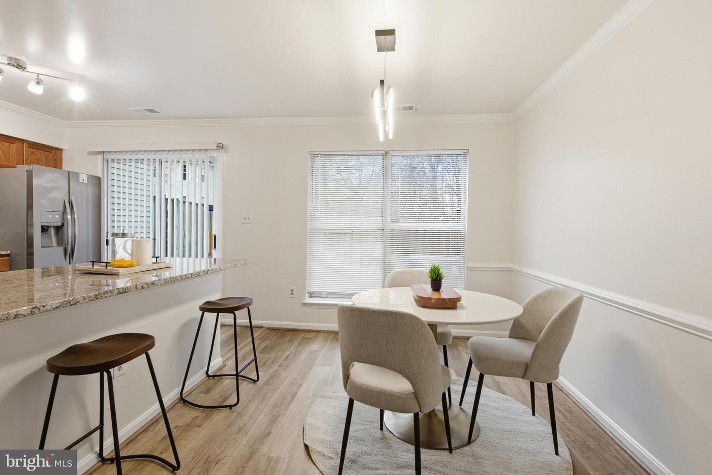 14606 London Lane photo 5