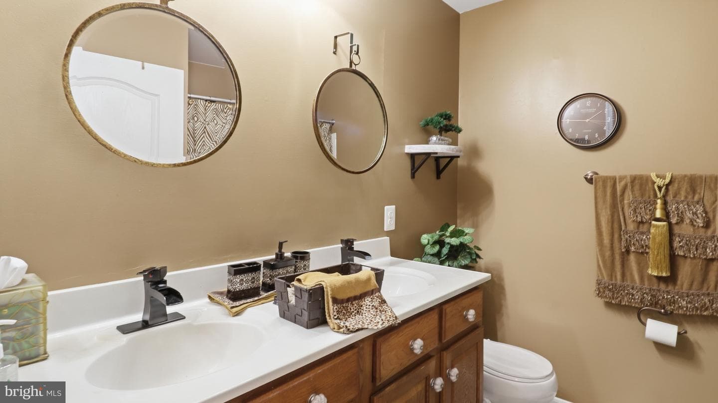 3003 Black Thorn Court photo 20