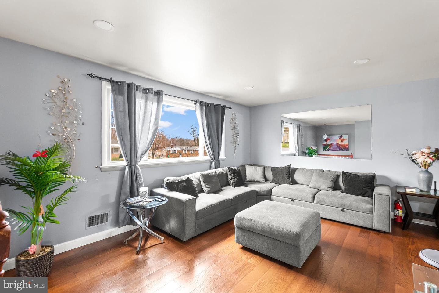 11411 Hermitt Street photo 6