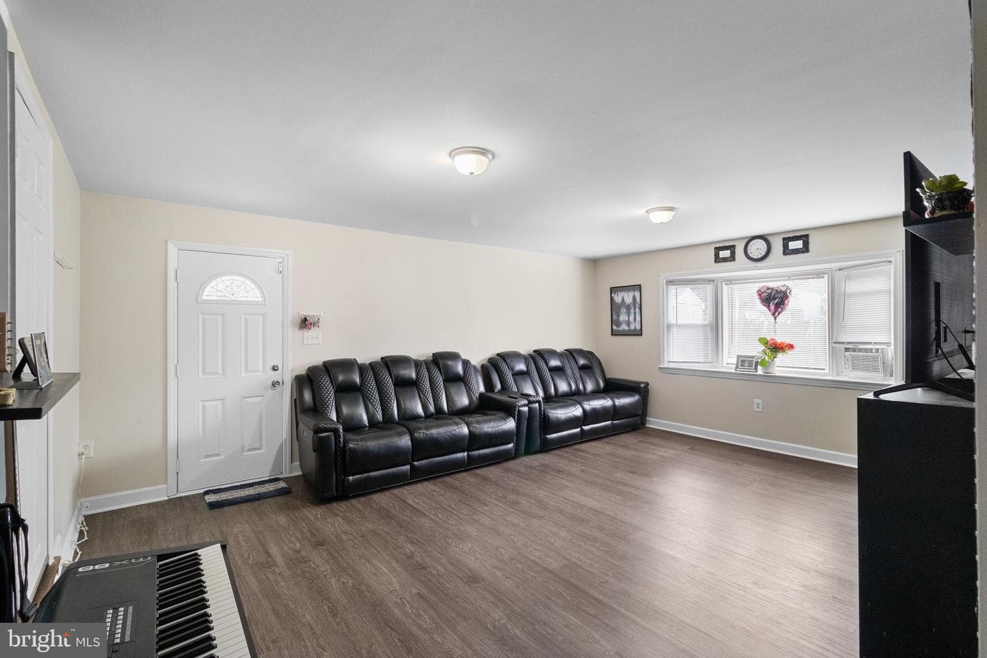 1709 Langley Way photo 18