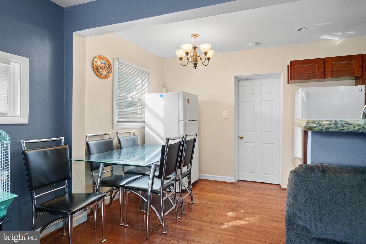 1709 Langley Way photo 5