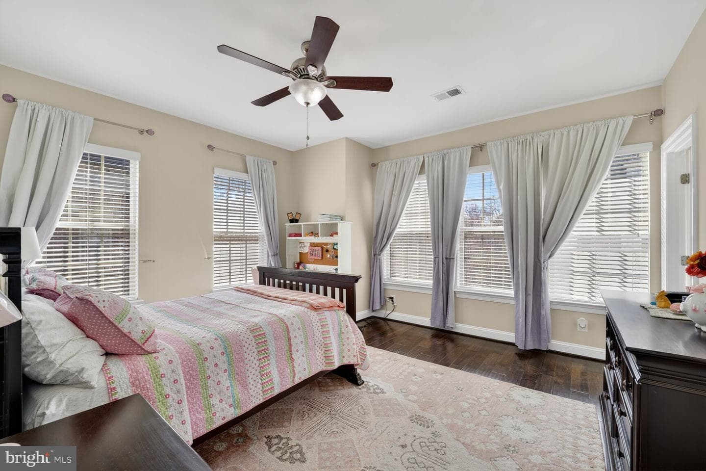 712 Sentry Square photo 20