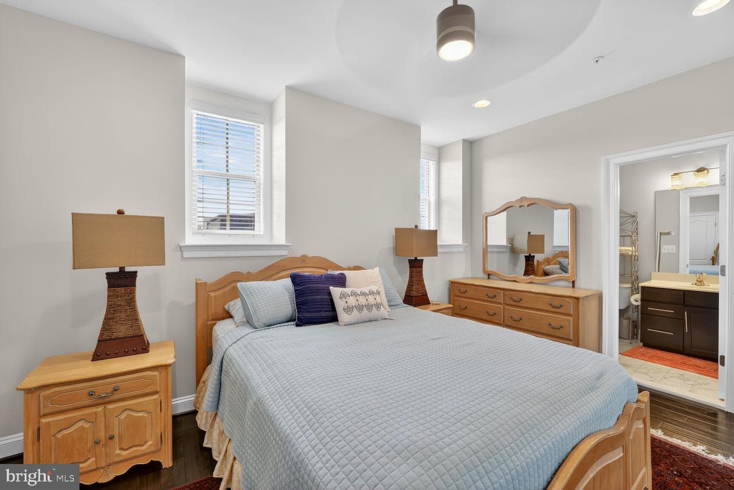 712 Sentry Square photo 29