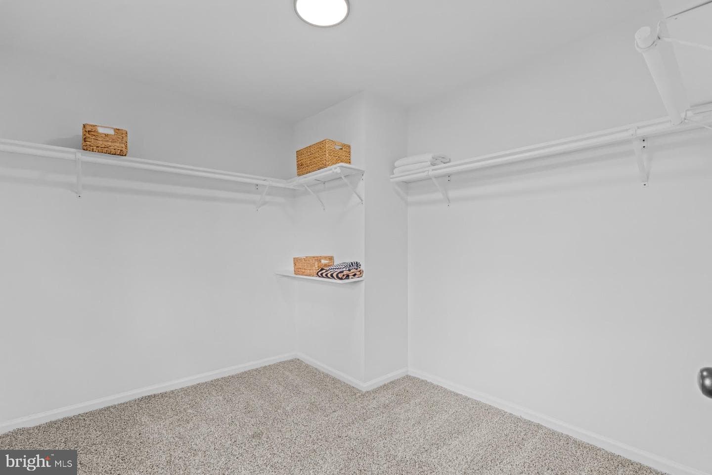 2402 Fairlawn Street photo 20