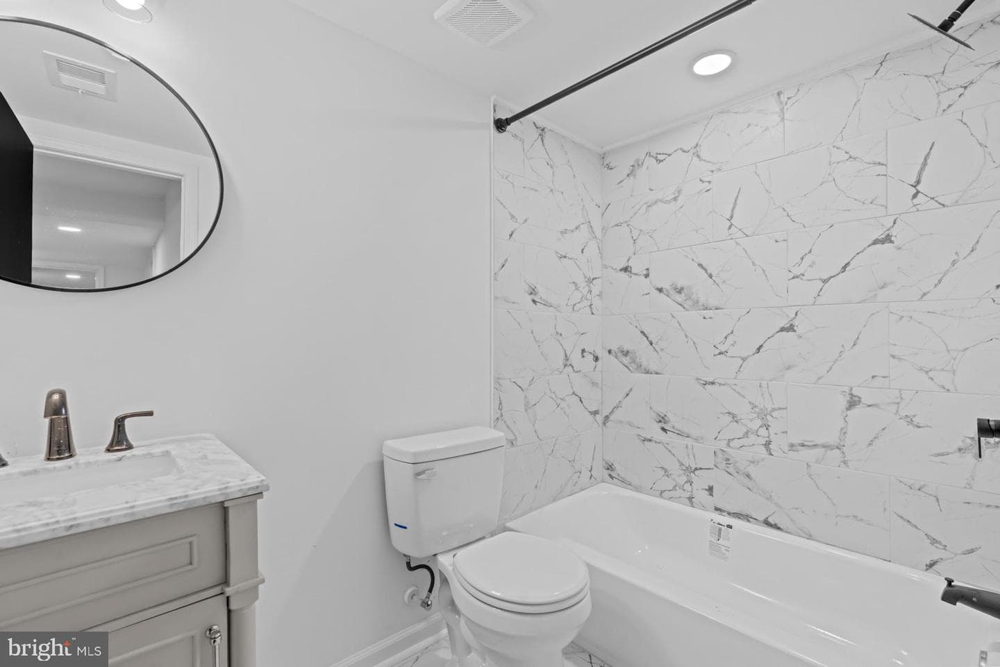 2402 Fairlawn Street photo 38
