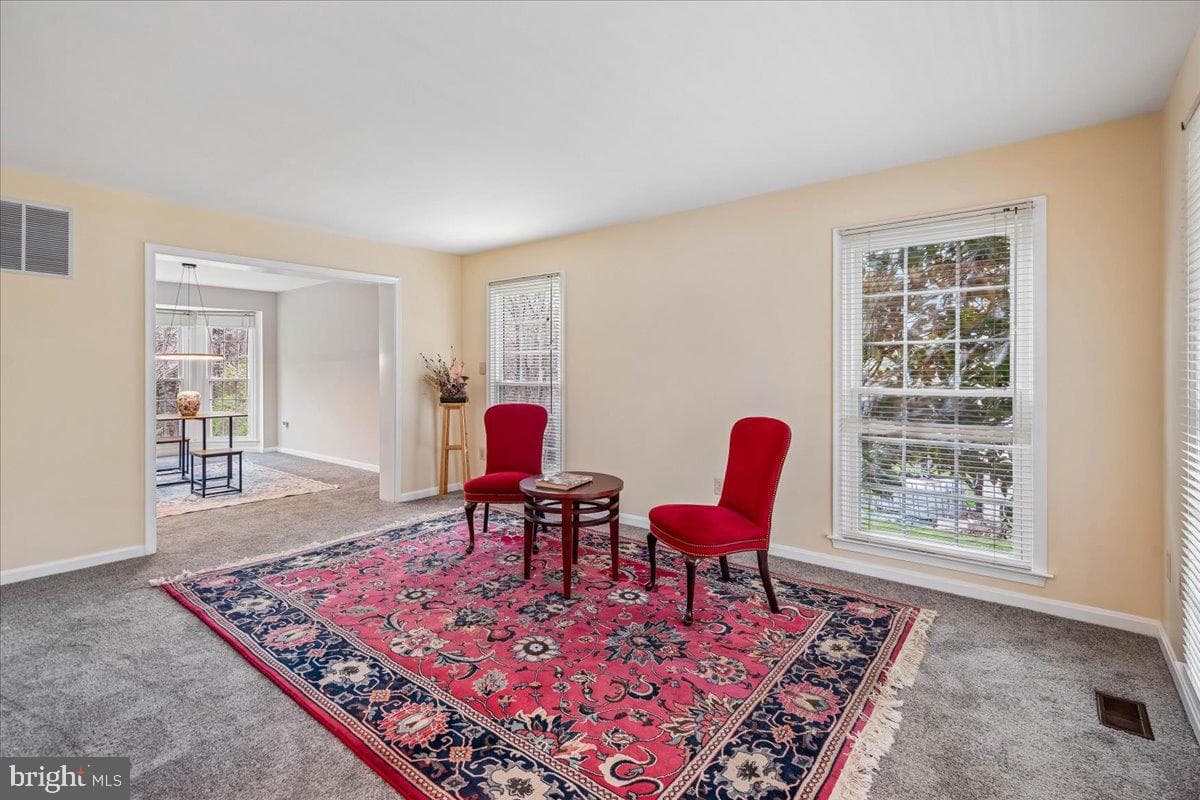 8010 Craddock Road photo 10