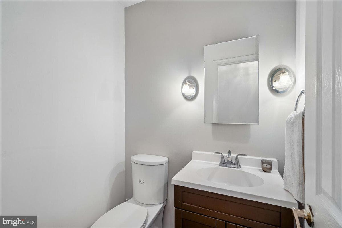 8010 Craddock Road photo 15