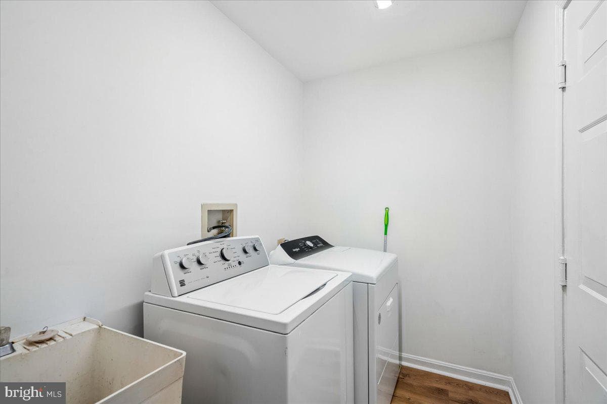 8010 Craddock Road photo 26