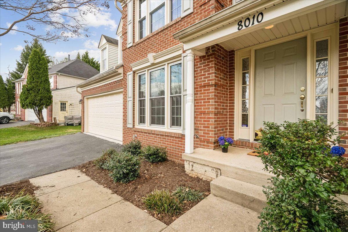 8010 Craddock Road photo 3