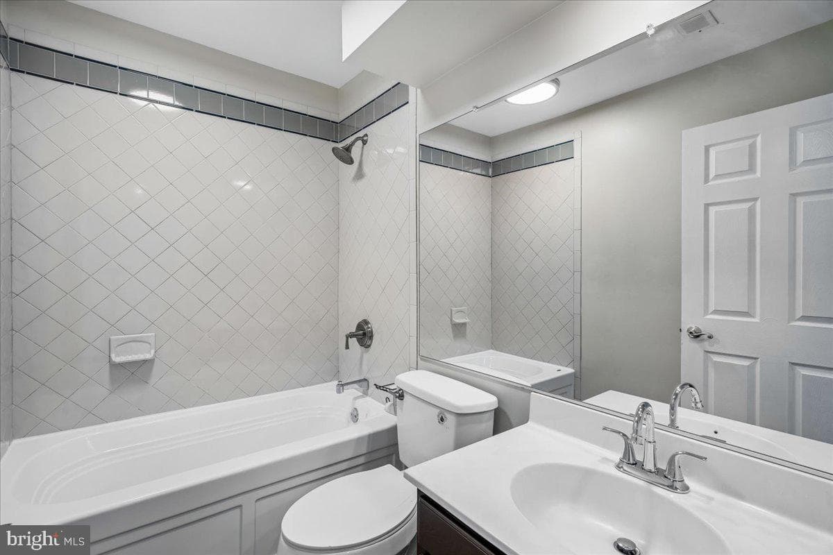 8010 Craddock Road photo 37