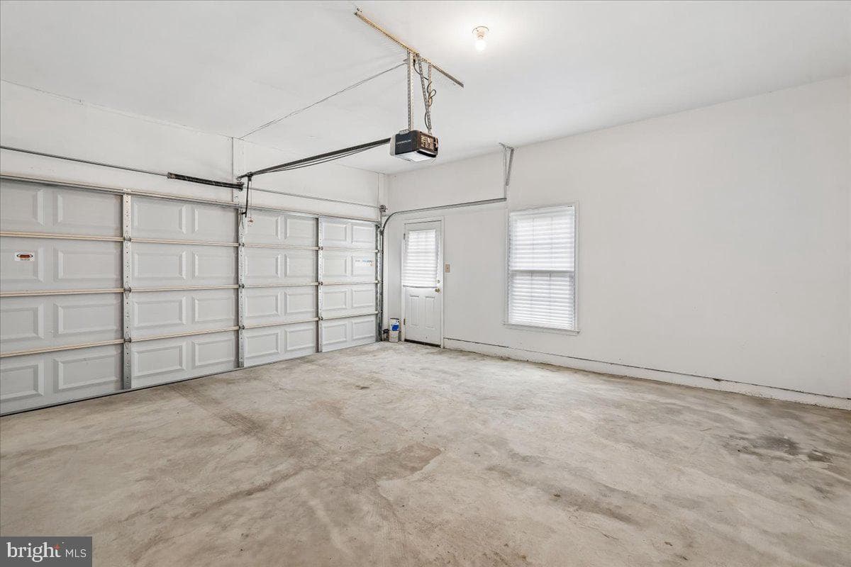 8010 Craddock Road photo 38