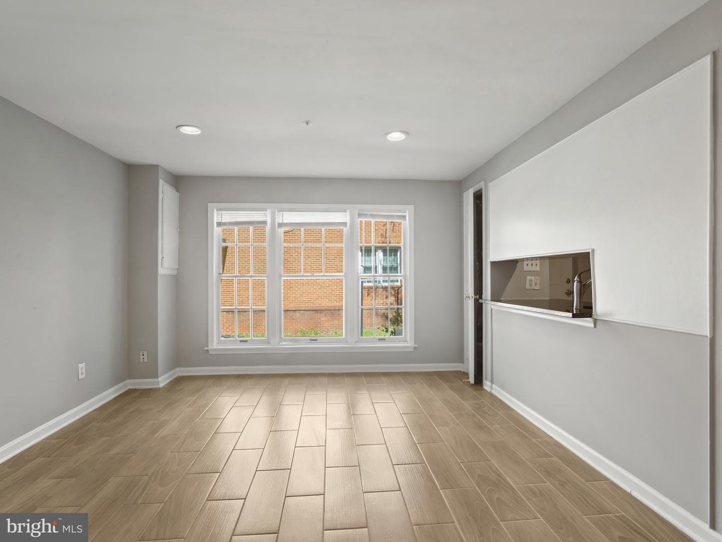 9423 Rosmarin Way photo 9