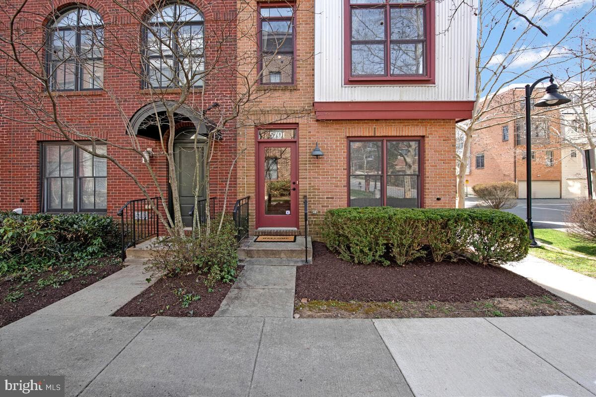 5701 44th Avenue photo 8