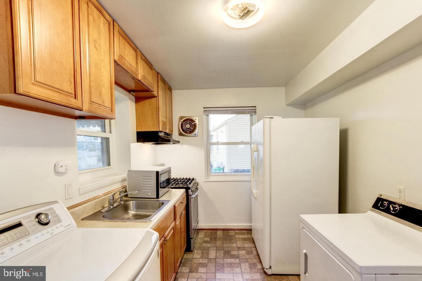 5907 Longfellow Street photo 9