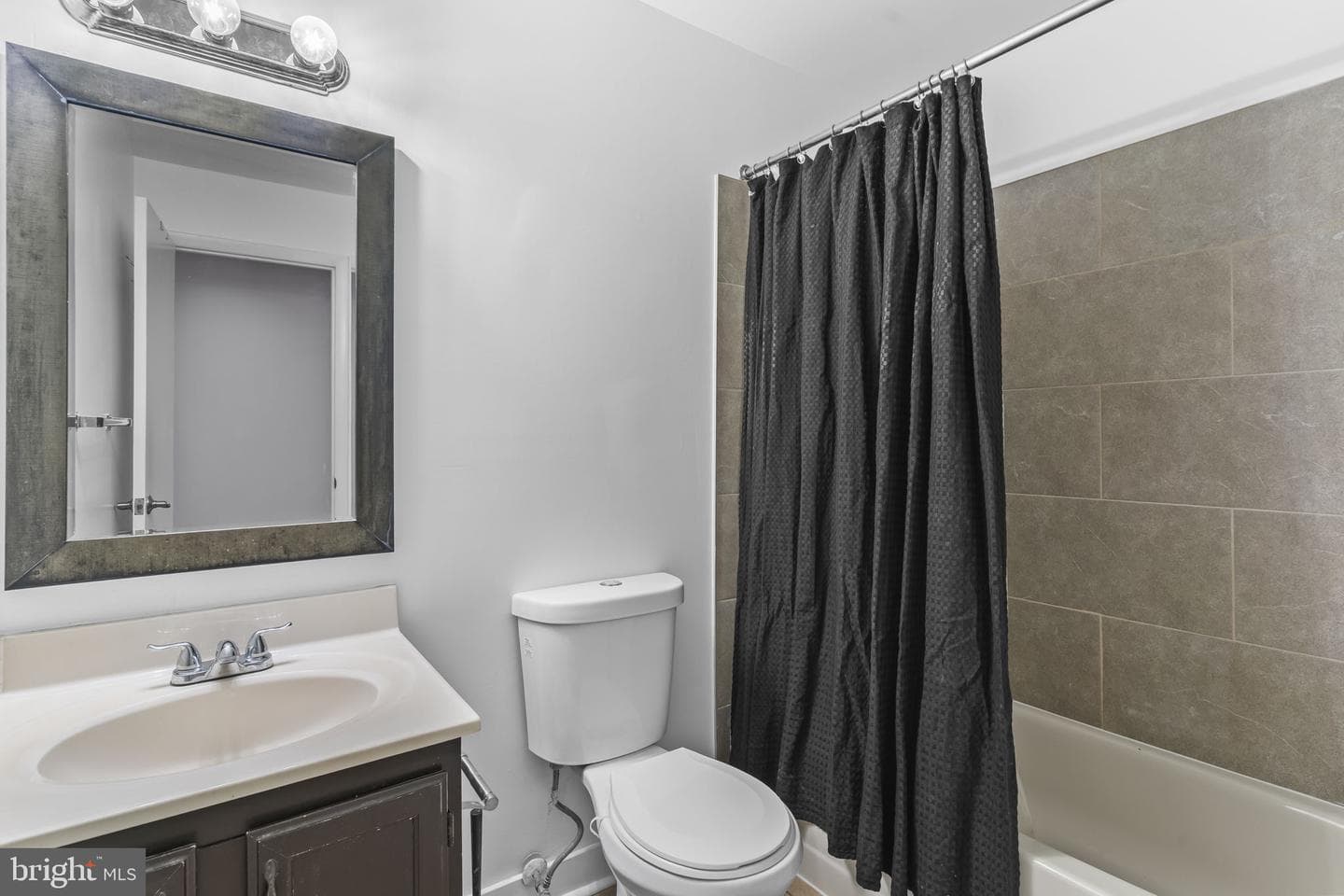 8730 Grasmere Court photo 15