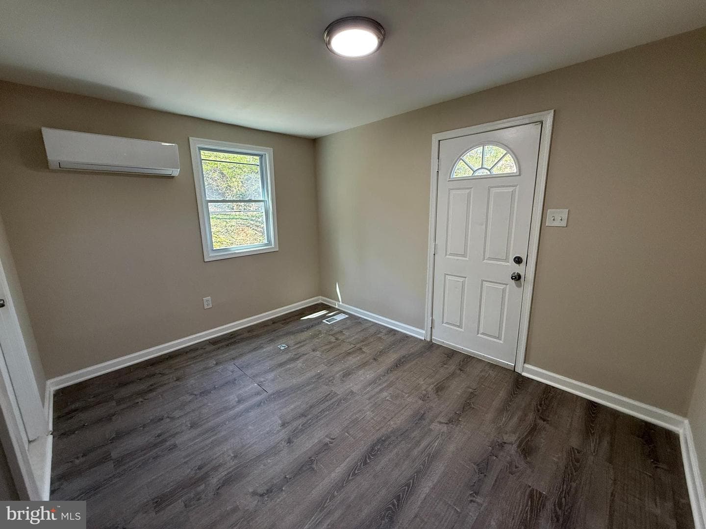 6809 Greenvale Parkway photo 3