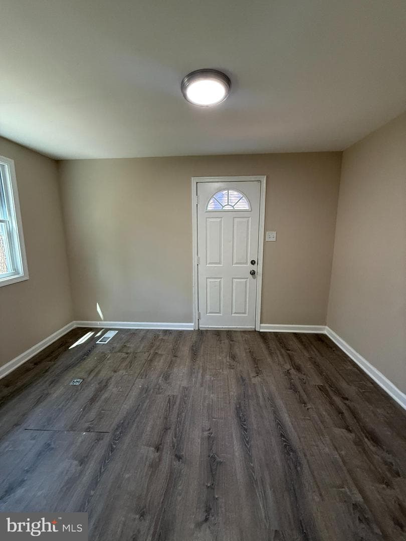 6809 Greenvale Parkway photo 9