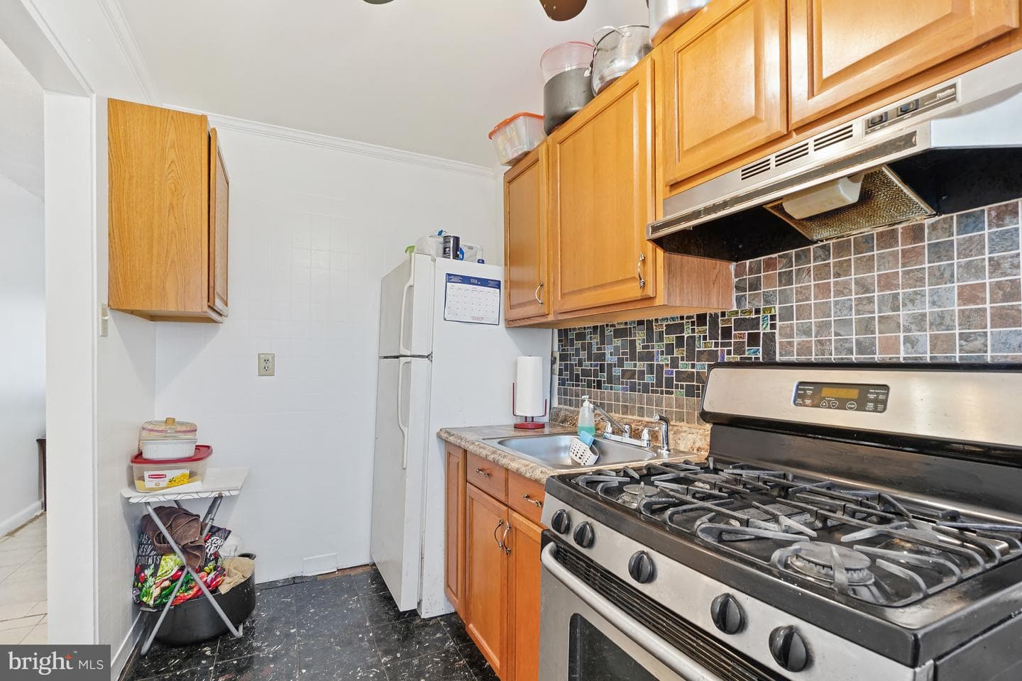 7523 Greenleaf Road photo 10