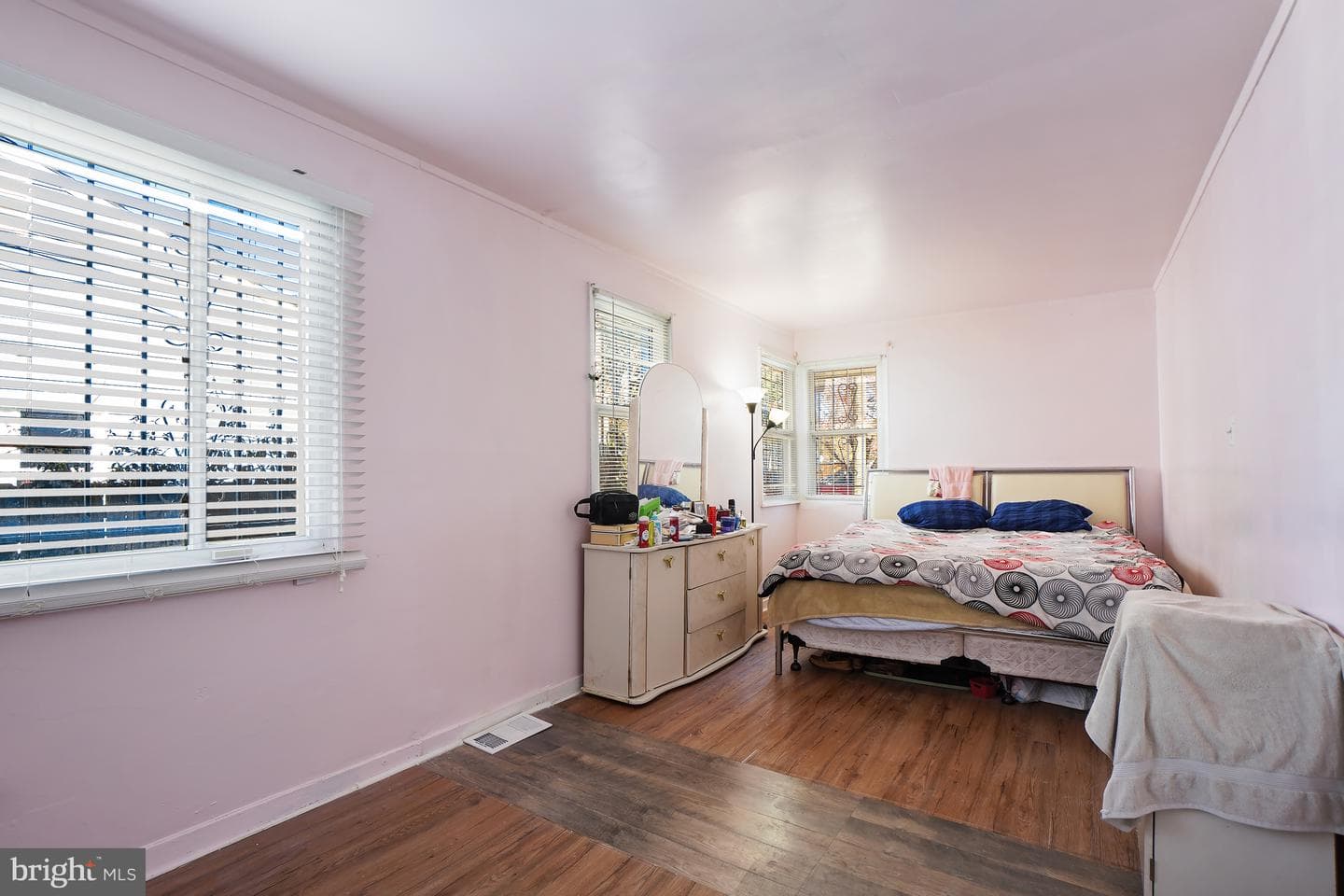 7523 Greenleaf Road photo 21