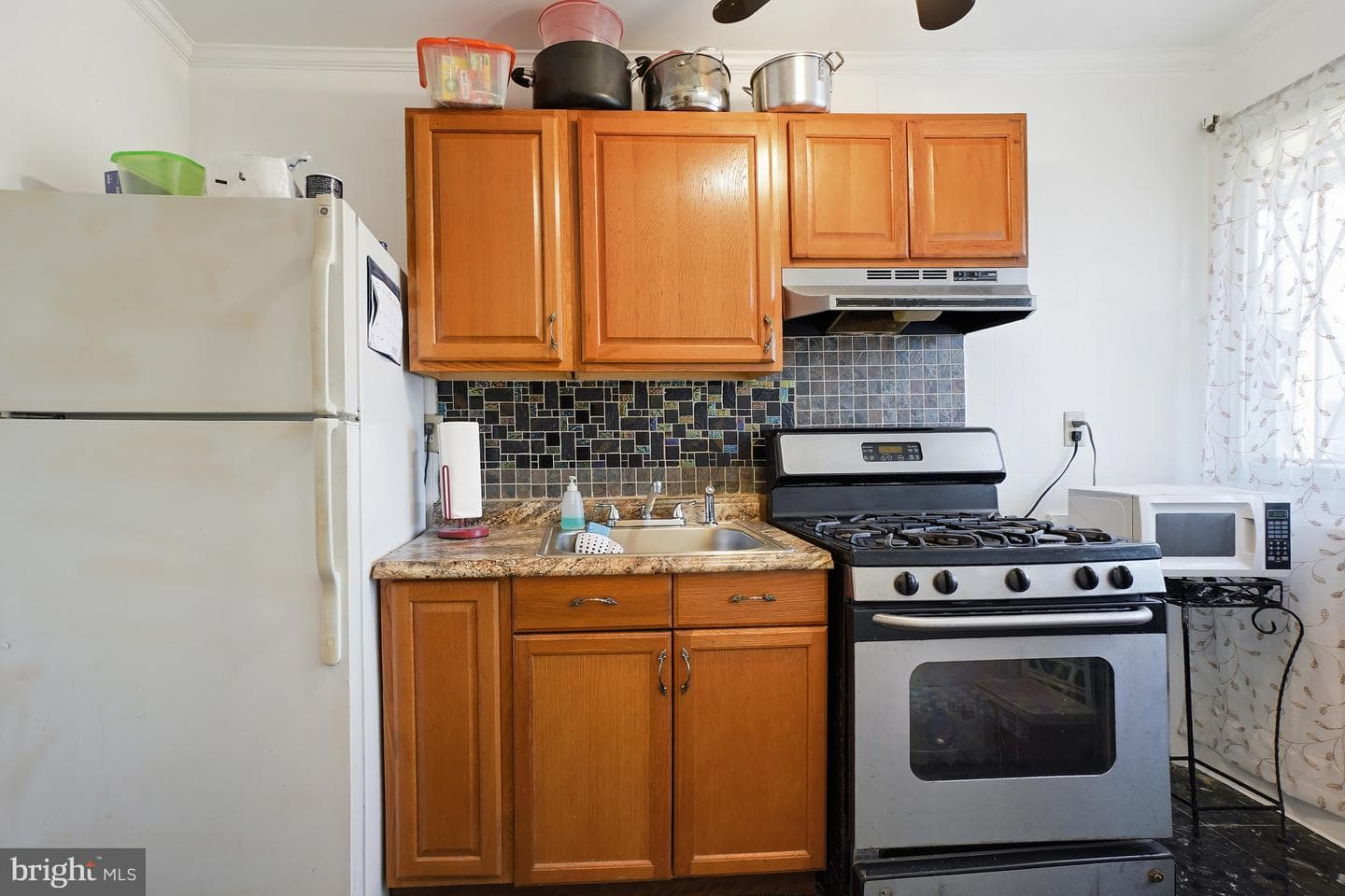 7523 Greenleaf Road photo 8