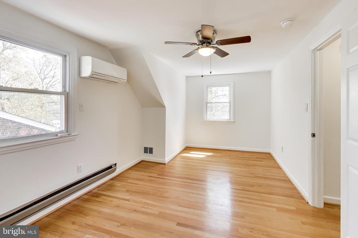 5823 Dewey Street photo 24
