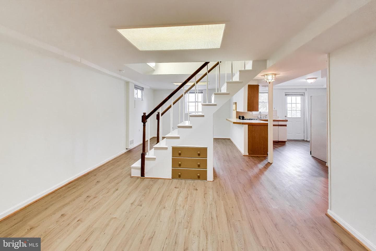 5823 Dewey Street photo 26