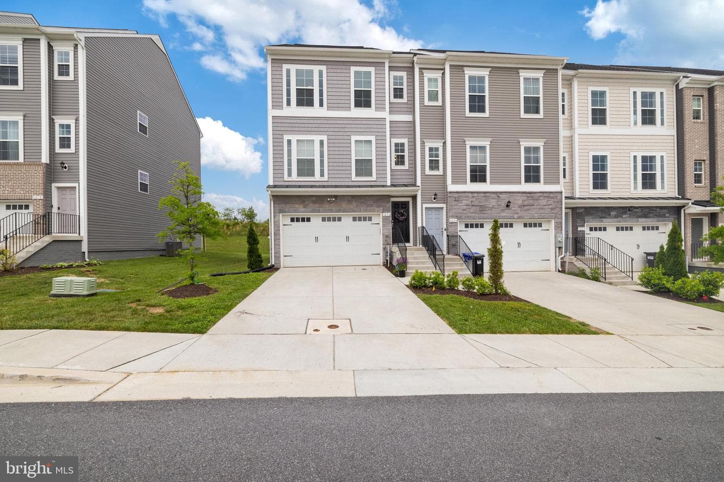 1076 Overlook Way photo 3