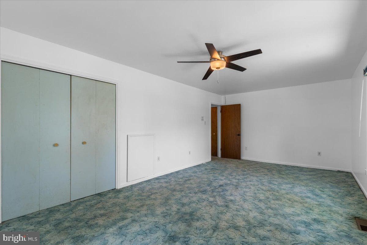 727 Gleneagles Drive photo 24